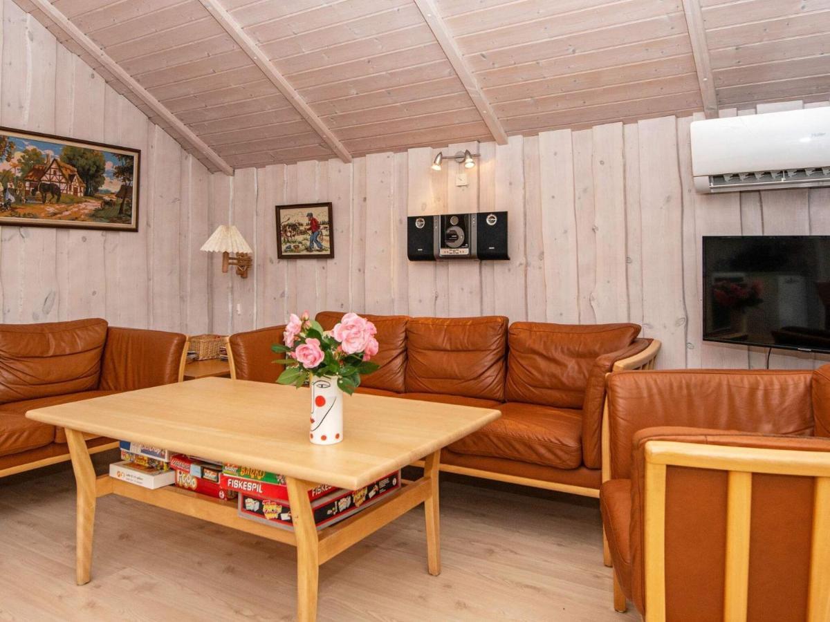 8 Person Holiday Home In Hovborg Buitenkant foto